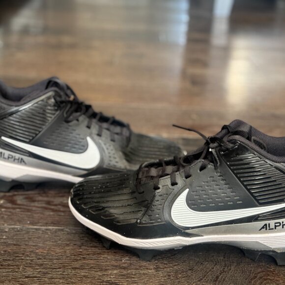 Athletic_Shoes